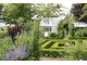 Cottage Garden z bukszpanowym "labiryntem"