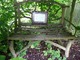 Ławka z leszczynowych gałęzi - kolejna pamiątka rajskich ogródków Geoffa
