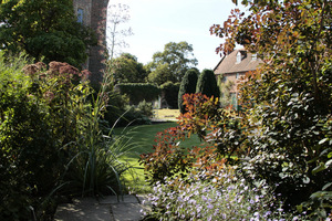 Urokliwy zakątek ogrodowy w Sissinghurst